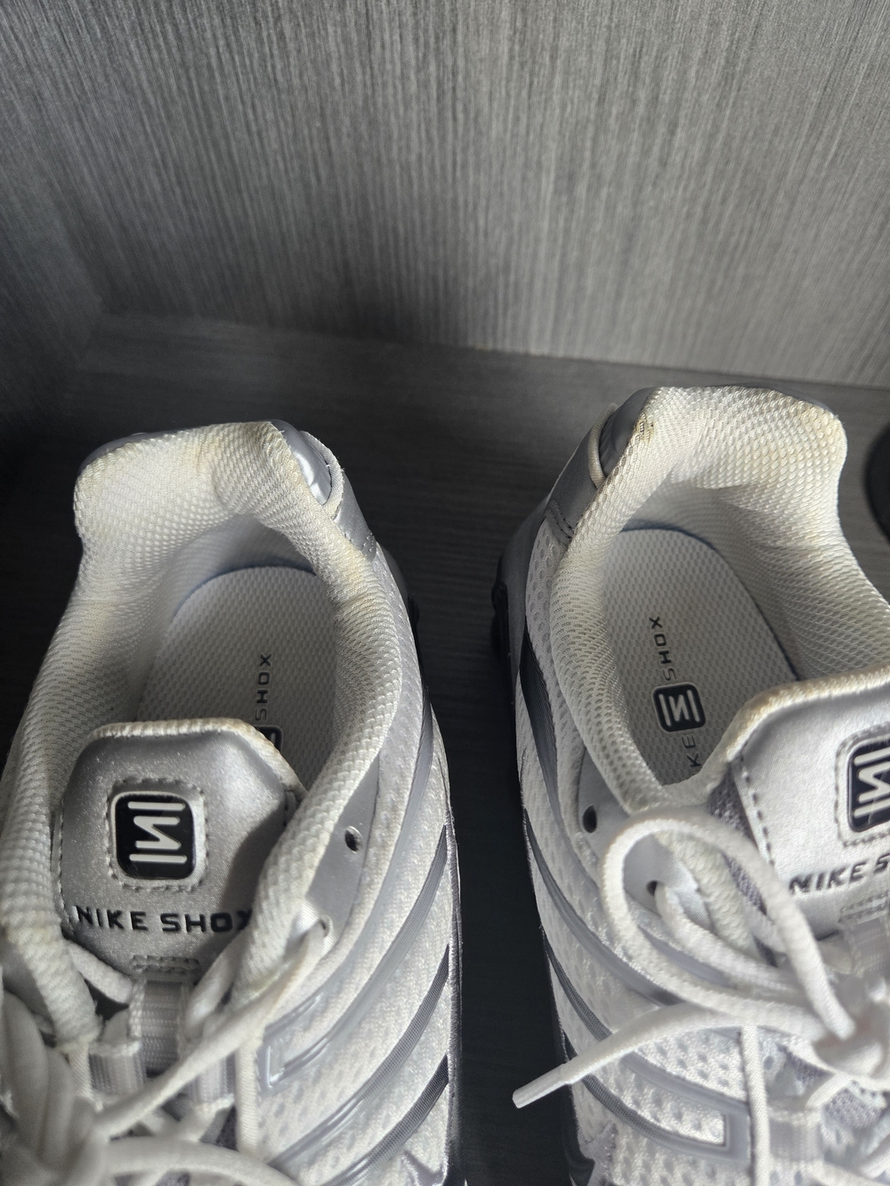 Nike Shox Women Sneakers White Black Size US 9.5 - Picture 3 of 8